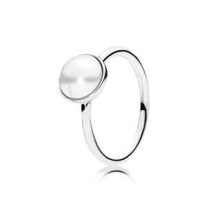 Silver ring with white crystal pearl. 8 mm