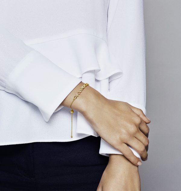 HIGH_RGB_567109EN16_ABC123_MODEL_eCOM_02_RGB.jpg HIGH_RGB_567109EN16_ABC123_MODEL_eCOM_02_RGB.jpg