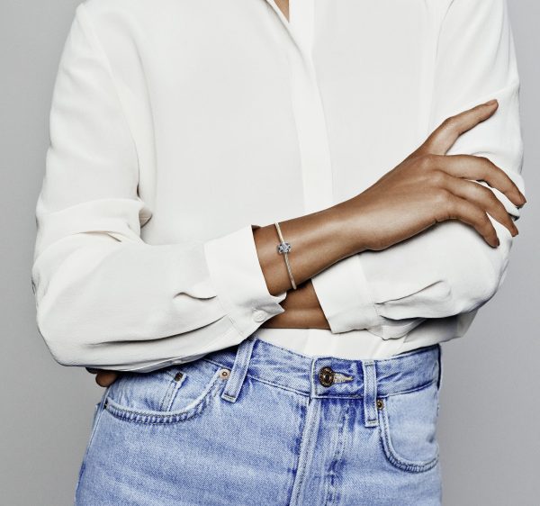 HIGH_RGB_798487C02_ABC123_MODEL_ECOM_RGB.jpg HIGH_RGB_798487C02_ABC123_MODEL_ECOM_RGB.jpg