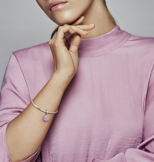 HIGH_RGB_798888C01_ABC123_MODEL_ECOM_RGB.jpg HIGH_RGB_798888C01_ABC123_MODEL_ECOM_RGB.jpg