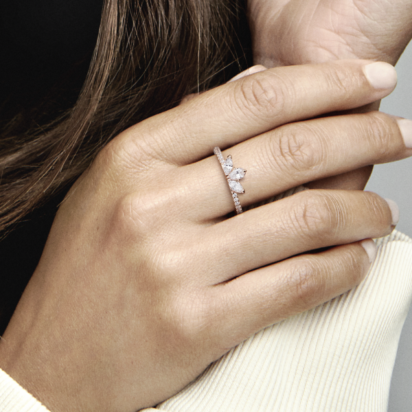 WEB_182392C01_ABC123_MODEL_eCOM_02_RGB.png WEB_182392C01_ABC123_MODEL_eCOM_02_RGB.png