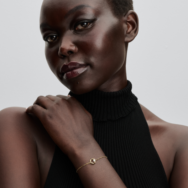 WEB_2025Q2D_collection_essence_go_ac_tp_pdp_model_single_22_1x1_rgb.png WEB_2025Q2D_collection_essence_go_ac_tp_pdp_model_single_22_1x1_rgb.png