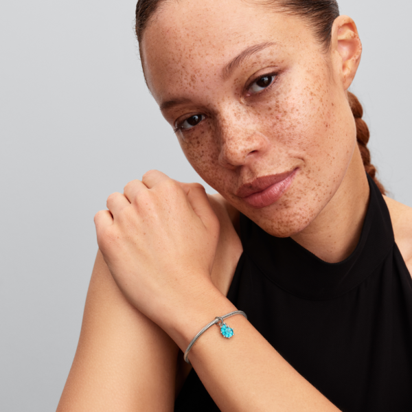 WEB_2025Q2D_collection_moments_go_ac_tp_pdp_model_single_30_1x1_rgb.png WEB_2025Q2D_collection_moments_go_ac_tp_pdp_model_single_30_1x1_rgb.png