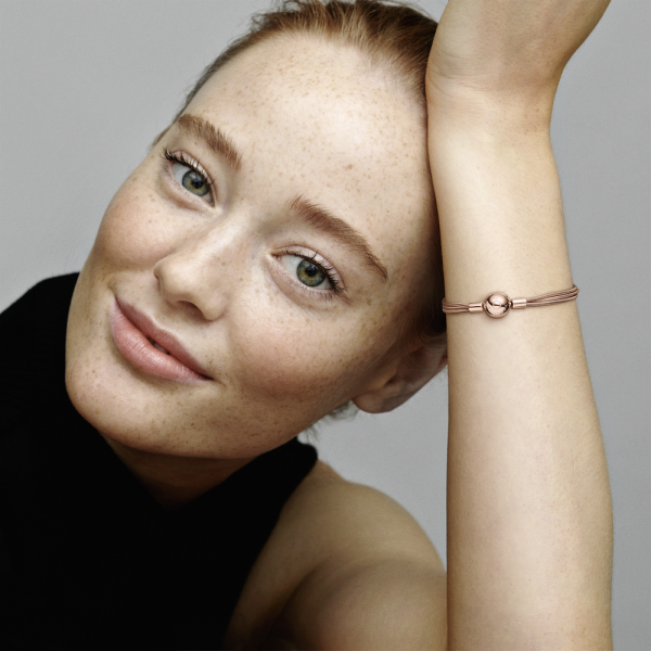 WEB_589338C00_ABC123_MODEL_eCOM_01_RGB.png WEB_589338C00_ABC123_MODEL_eCOM_01_RGB.png