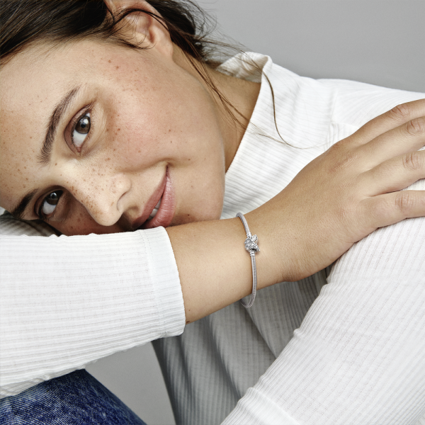 WEB_590782C01_ABC123_MODEL_eCOM_01_RGB.png WEB_590782C01_ABC123_MODEL_eCOM_01_RGB.png