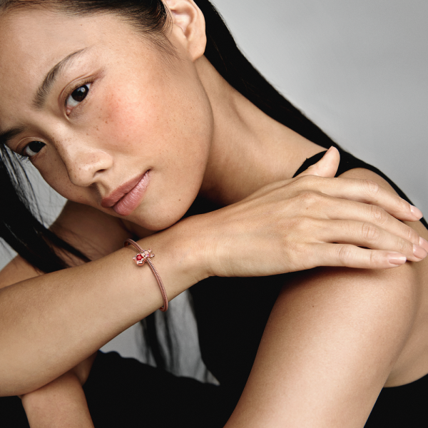 WEB_782471C01_ABC123_MODEL_eCOM_01_RGB.png WEB_782471C01_ABC123_MODEL_eCOM_01_RGB.png