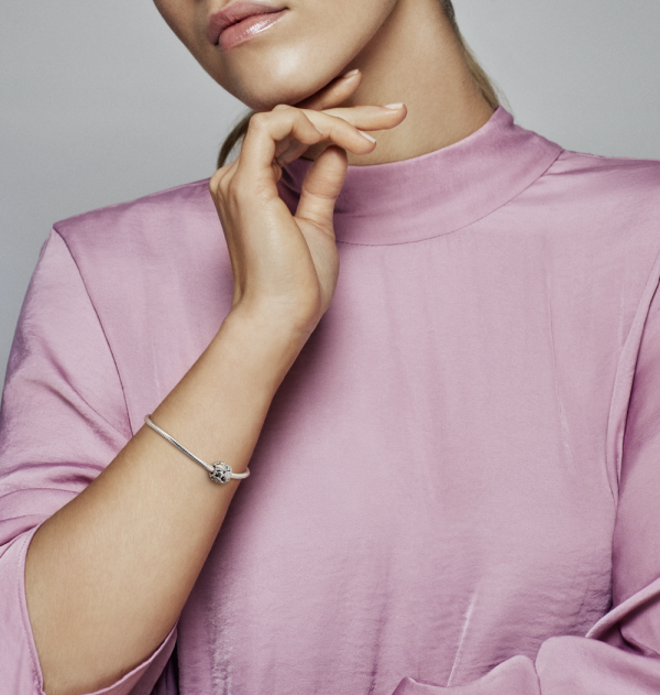 WEB_798950C00_ABC123_MODEL_ECOM_RGB.png WEB_798950C00_ABC123_MODEL_ECOM_RGB.png