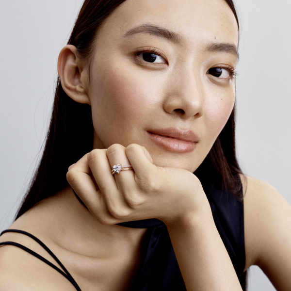 WEB_Q125_A_PDP_MODEL_SINGLE_08_1x1_RGB.png WEB_Q125_A_PDP_MODEL_SINGLE_08_1x1_RGB.png