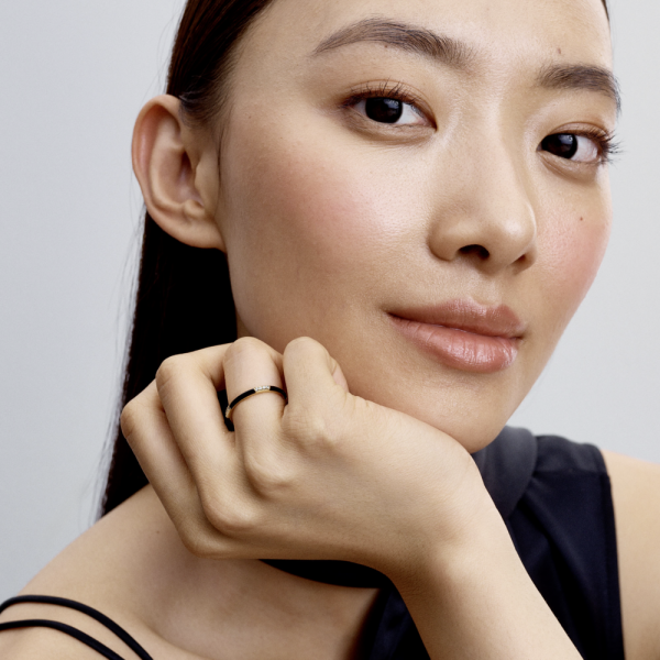 WEB_Q125_A_PDP_MODEL_SINGLE_09_1x1_RGB.png WEB_Q125_A_PDP_MODEL_SINGLE_09_1x1_RGB.png