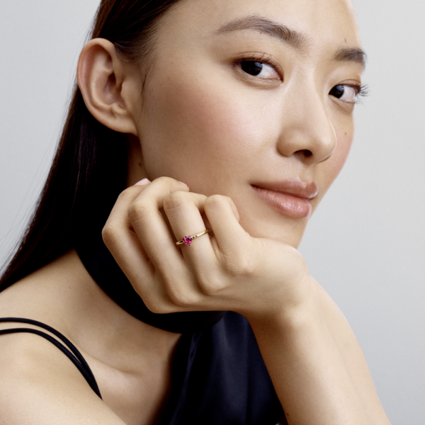 WEB_Q125_A_PDP_MODEL_SINGLE_11_1x1_RGB.png WEB_Q125_A_PDP_MODEL_SINGLE_11_1x1_RGB.png