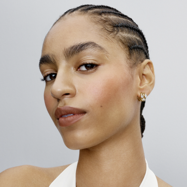 WEB_Q125_A_PDP_MODEL_SINGLE_54_1x1_RGB.png WEB_Q125_A_PDP_MODEL_SINGLE_54_1x1_RGB.png