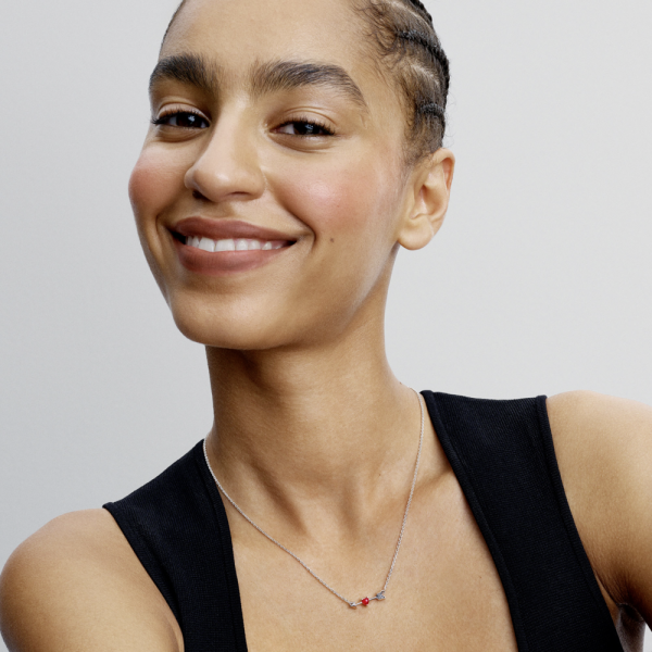 WEB_Q125_A_PDP_MODEL_SINGLE_62_1x1_RGB.png WEB_Q125_A_PDP_MODEL_SINGLE_62_1x1_RGB.png