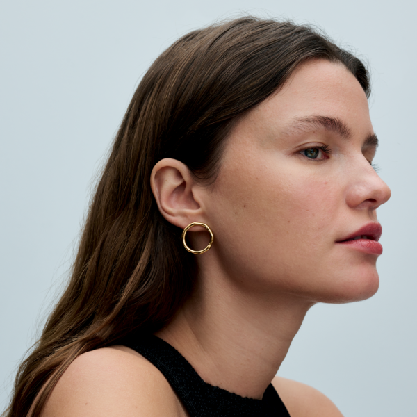 WEB_Q224_D_PDP_Model_Single_02_1x1_RGB.png WEB_Q224_D_PDP_Model_Single_02_1x1_RGB.png