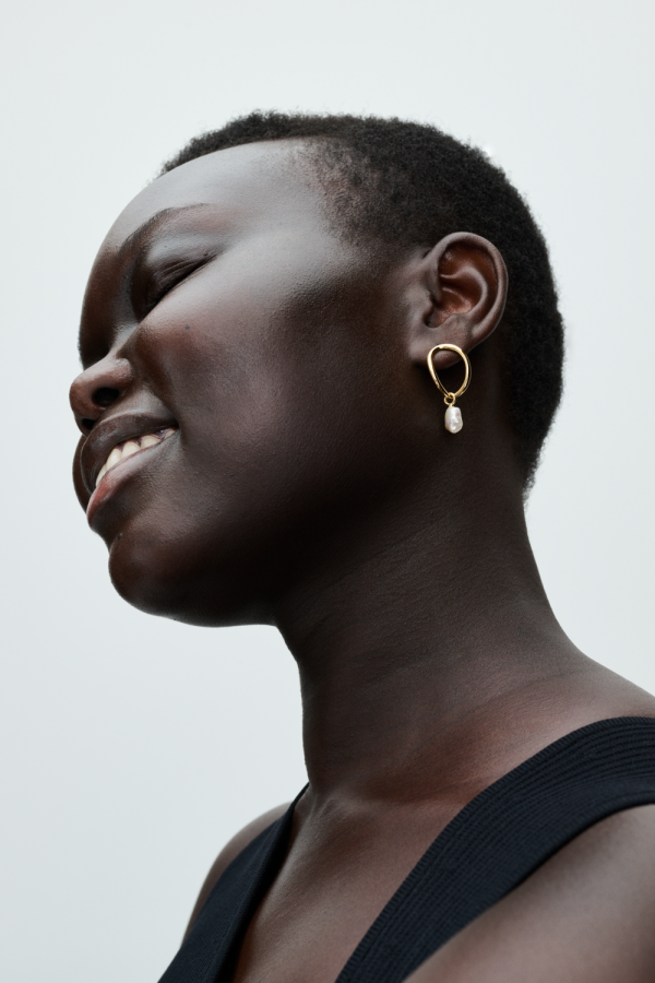 WEB_Q224_D_PDP_Model_Single_25_RGB.png WEB_Q224_D_PDP_Model_Single_25_RGB.png