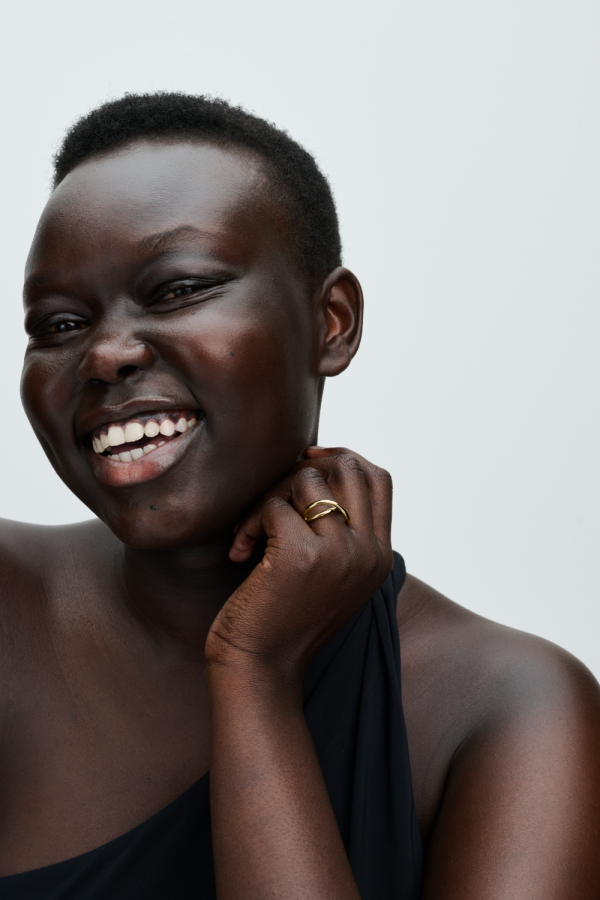 WEB_Q224_D_PDP_Model_Single_45_RGB.png WEB_Q224_D_PDP_Model_Single_45_RGB.png