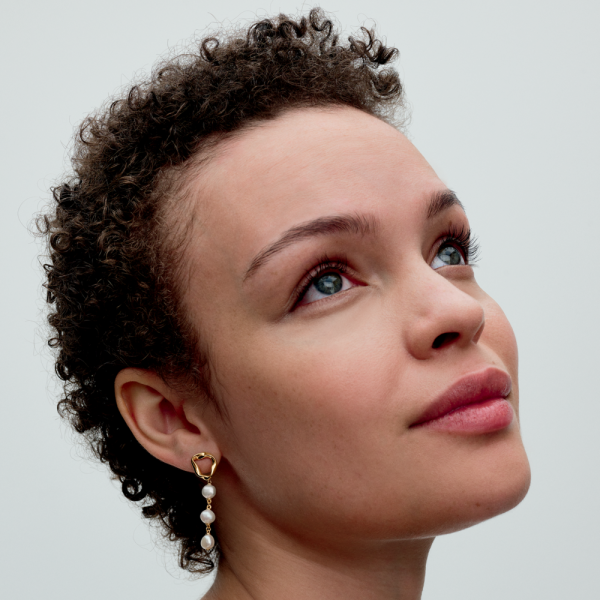 WEB_Q224_D_PDP_Model_Single_52_1x1_RGB.png WEB_Q224_D_PDP_Model_Single_52_1x1_RGB.png