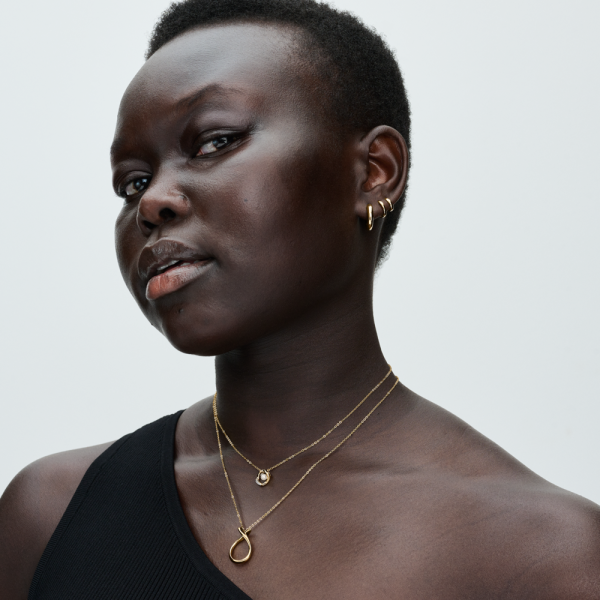 WEB_Q224_D_PDP_Model_Styled_15_1x1_RGB.png WEB_Q224_D_PDP_Model_Styled_15_1x1_RGB.png