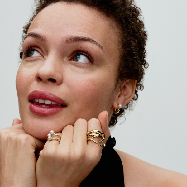 WEB_Q224_D_PDP_Model_Styled_19_1x1_RGB.png WEB_Q224_D_PDP_Model_Styled_19_1x1_RGB.png