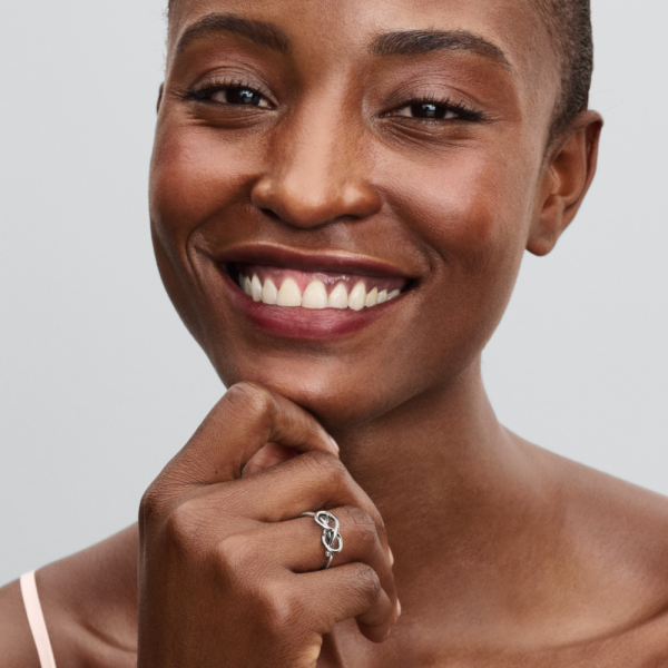 WEB_Q225_C_PDP_Model_Single_09_1x1_RGB.png WEB_Q225_C_PDP_Model_Single_09_1x1_RGB.png