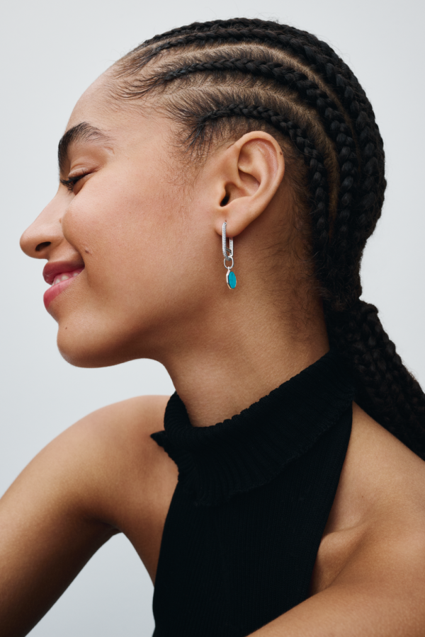 WEB_Q324_E_PDP_MODEL_SINGLE_23_RGB.png WEB_Q324_E_PDP_MODEL_SINGLE_23_RGB.png