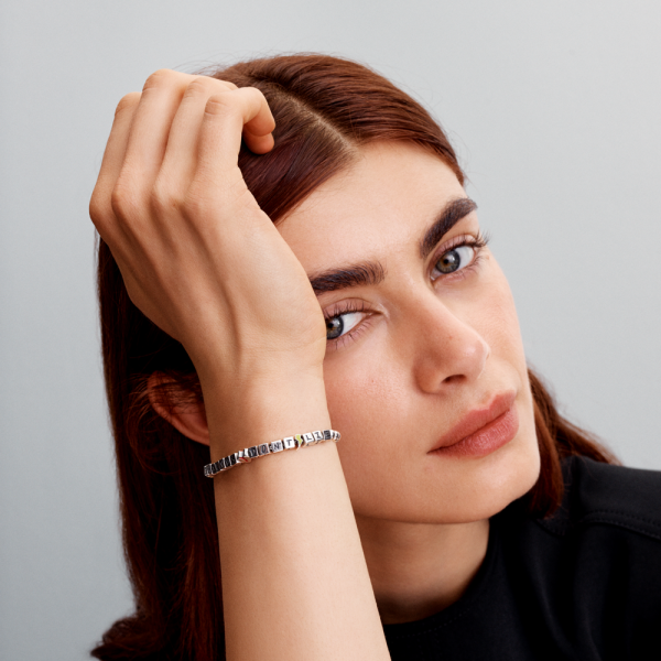 WEB_Q424_G_PDP_MODEL_SINGLE_15_1x1_RGB.png WEB_Q424_G_PDP_MODEL_SINGLE_15_1x1_RGB.png