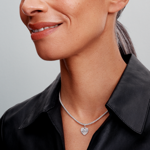 WEB_Q424_G_PDP_MODEL_SINGLE_36_1x1_RGB_1.png WEB_Q424_G_PDP_MODEL_SINGLE_36_1x1_RGB_1.png