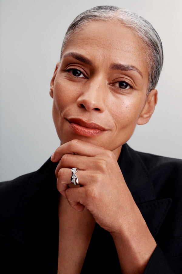 WEB_Q424_G_PDP_MODEL_SINGLE_46_RGB.png WEB_Q424_G_PDP_MODEL_SINGLE_46_RGB.png