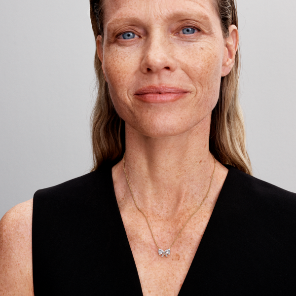 WEB_Q424_G_PDP_MODEL_SINGLE_72_1x1_RGB.png WEB_Q424_G_PDP_MODEL_SINGLE_72_1x1_RGB.png