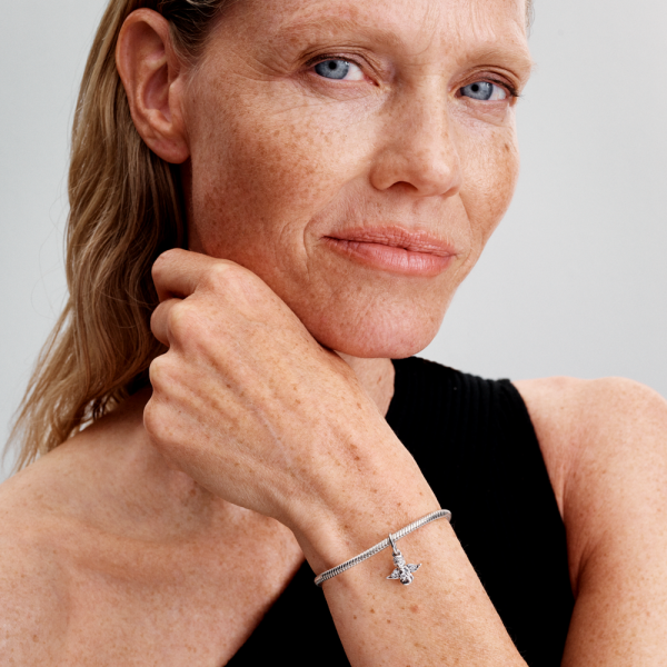 WEB_Q424_G_PDP_MODEL_SINGLE_78_1x1_RGB.png WEB_Q424_G_PDP_MODEL_SINGLE_78_1x1_RGB.png