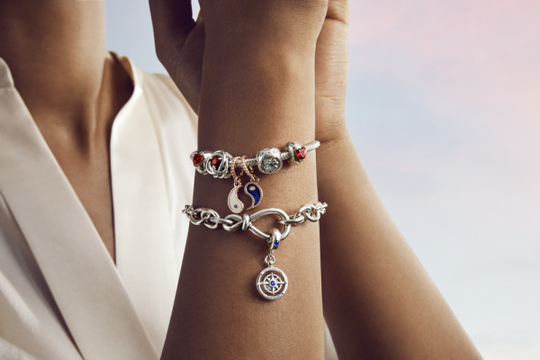 WEB_SS21_A_Jan_Symbols_and_Colours_model_01.RGB_1.png WEB_SS21_A_Jan_Symbols_and_Colours_model_01.RGB_1.png