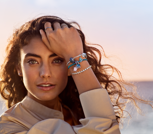 WEB_SS22_D_Summer_Stories_Model_12_VM_RGB.png WEB_SS22_D_Summer_Stories_Model_12_VM_RGB.png