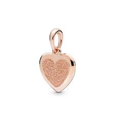 Heart pendant in diamond-pointed Pandora Rose